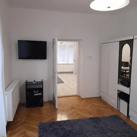 Park Apartment